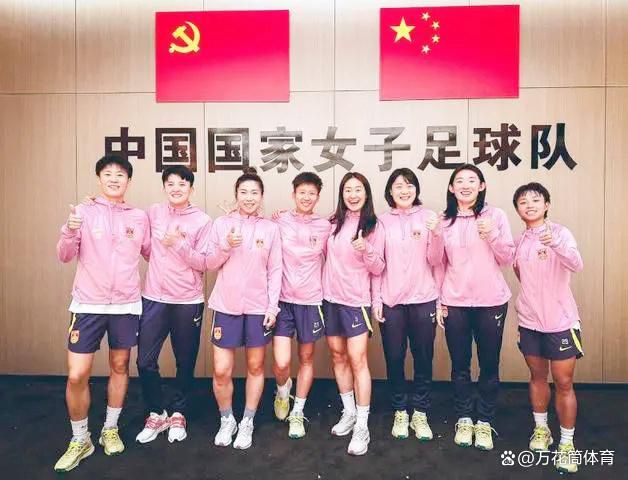 把腿张开的女人